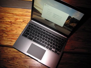 Google Chromebook disponibil in 6 tari item-thumbnail