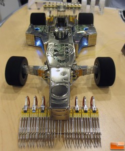 Masina de formula 1 realizata din 250 de hard disk-uri item-thumbnail