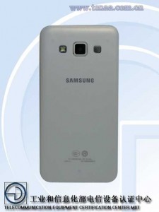Samsung Galaxy A3, carcasa metalica si quad-core pe 64 de biti item-thumbnail