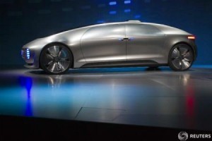 CES 2015: Mercedes-Benz F 015, masina care se conduce singura item-thumbnail