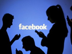 Sterge albumele foto fara permisiune pe Facebook item-thumbnail