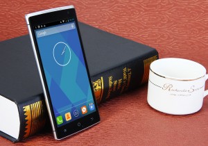 Takee 1 Holographic 3G, un telefon avantajos item-thumbnail