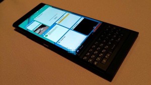 A fost anuntat primul BlackBerry cu Android: BlackBerry Priv item-thumbnail