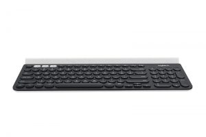Logitech lanseaza azi tastatura multi-functionala item-thumbnail