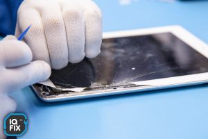 Cosmos Group prezinta IQFix – o afacere inovatoare in domeniul reparatiilor pentru dispozitive mobile item-thumbnail